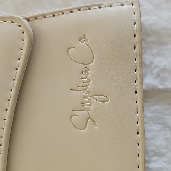 Cream Handbag - Picture 2 of 5